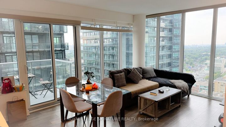 Property Photo:  99 Broadway Avenue 3004  ON M4P 0E3 