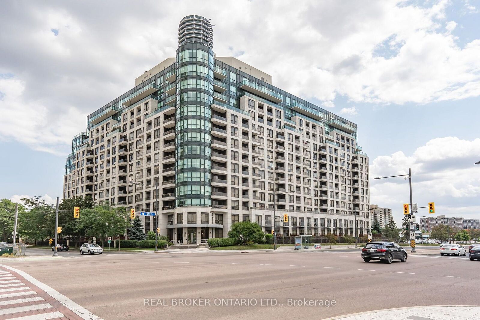 Property Photo:  18 Harding Boulevard Ph208  ON L4C 0T3 