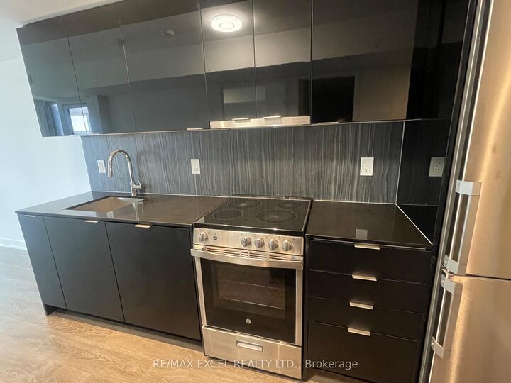 Property Photo: 8 Tippett Road 422 ON M3H 0E7