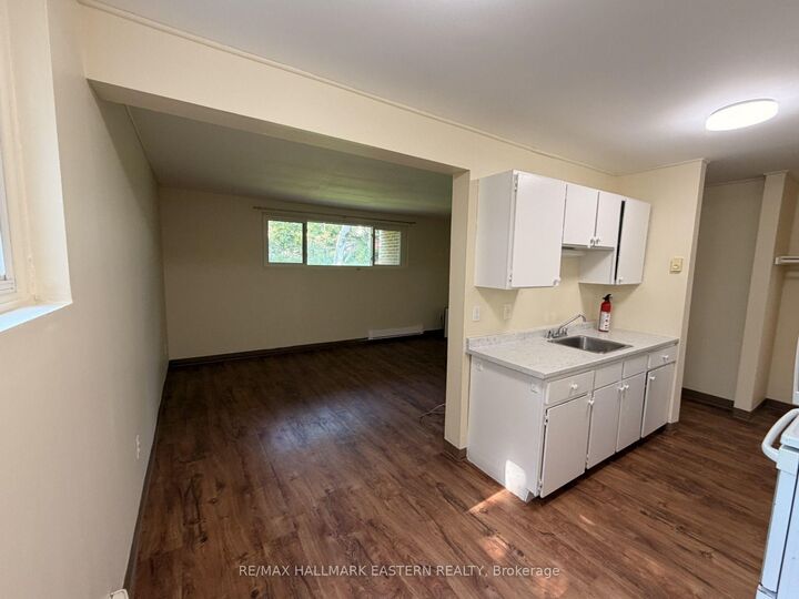 Property Photo:  106 Lansdowne Street 103  ON K9J 1Y1 