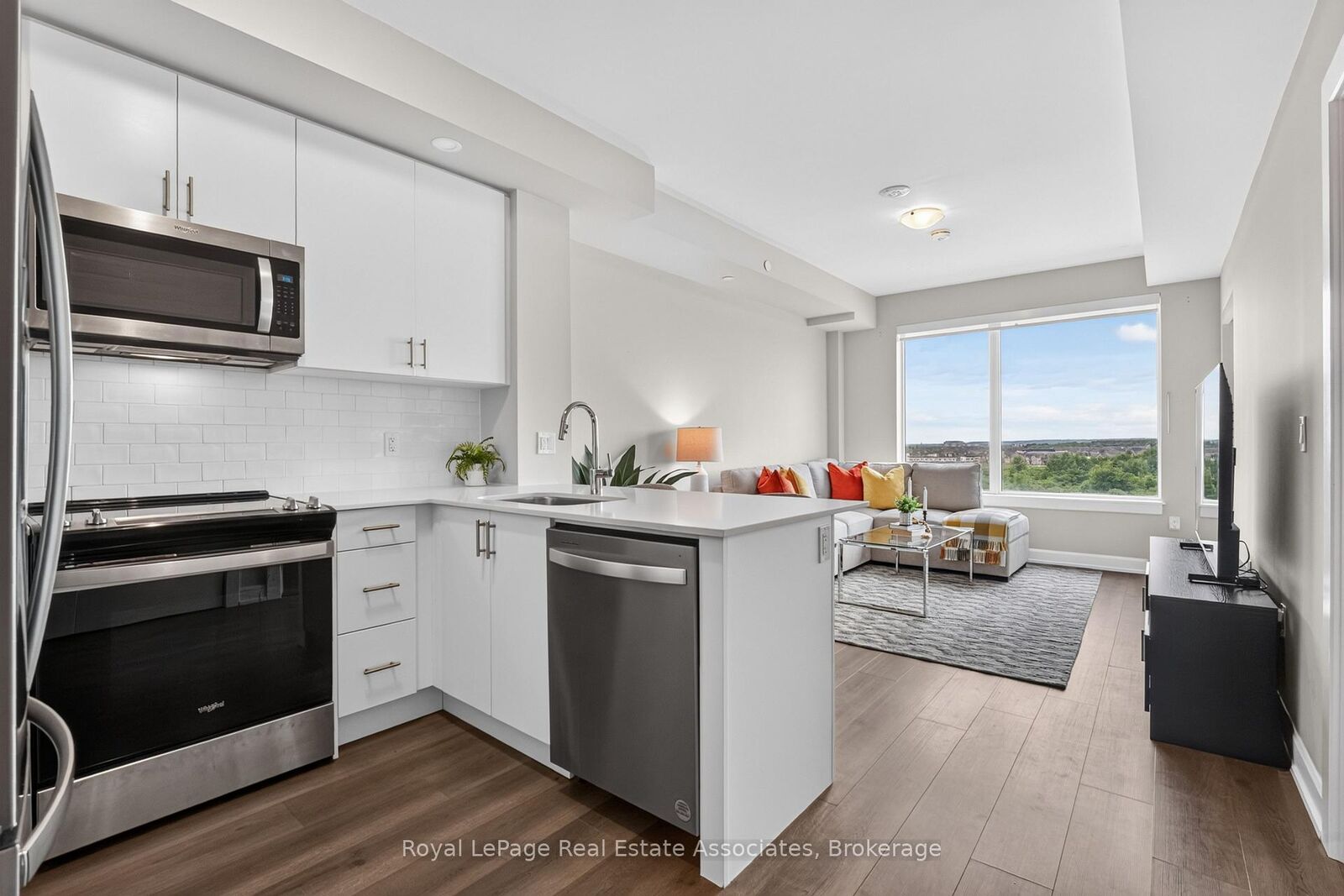 Property Photo: 3200 William Coltson Avenue 622 ON L6H 7B9