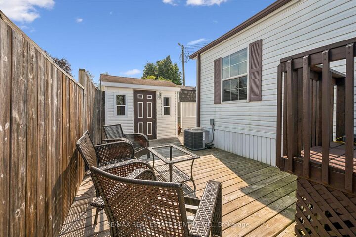 21 Trillium Beach Drive — photo 1