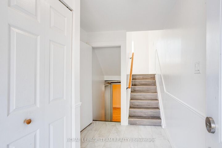 Property Photo: 2669 Southvale Crescent 52 ON K1B 4V2