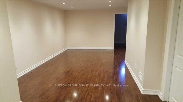 Property Photo:  5193 Nestling Grove /Lower  ON L5M 0L3 