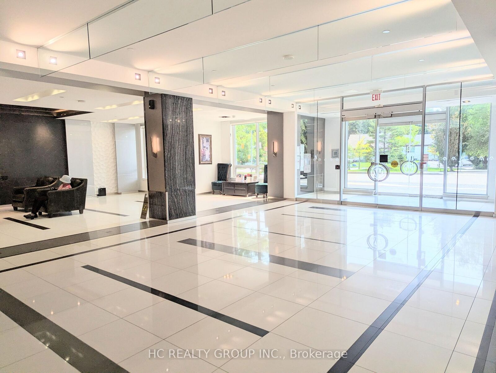 Property Photo:  7165 Yonge Street 111  ON L3T 0C9 