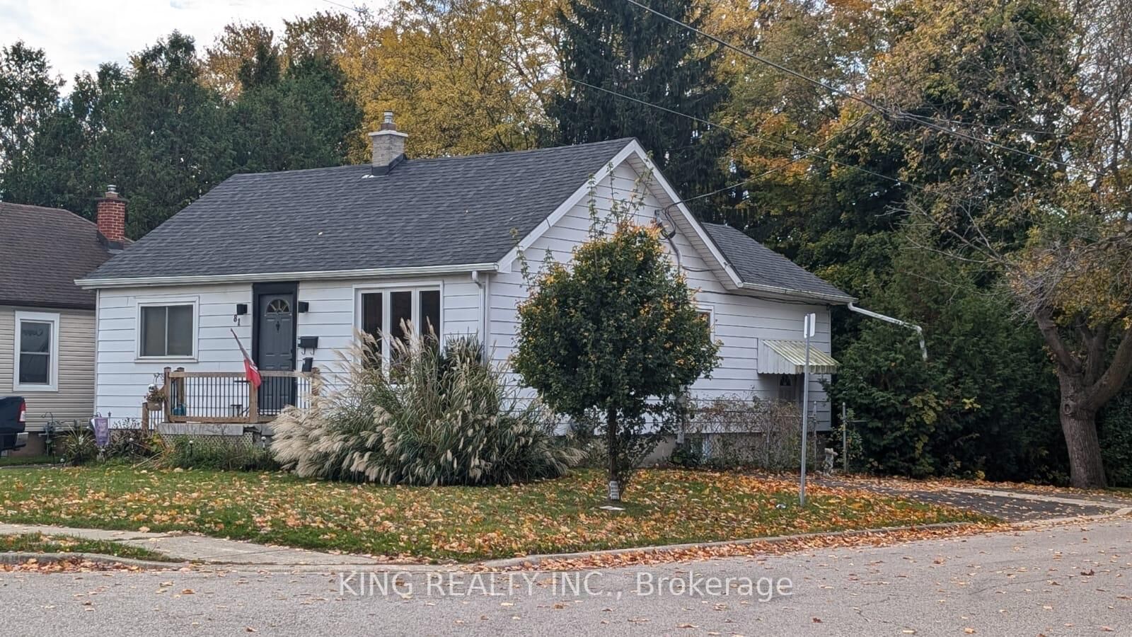 Property Photo: 81 Josephine Street 2 ON N5Z 3P4