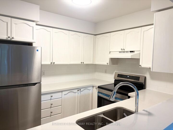 Property Photo: 39 Pemberton Avenue 109 ON M2M 4L6