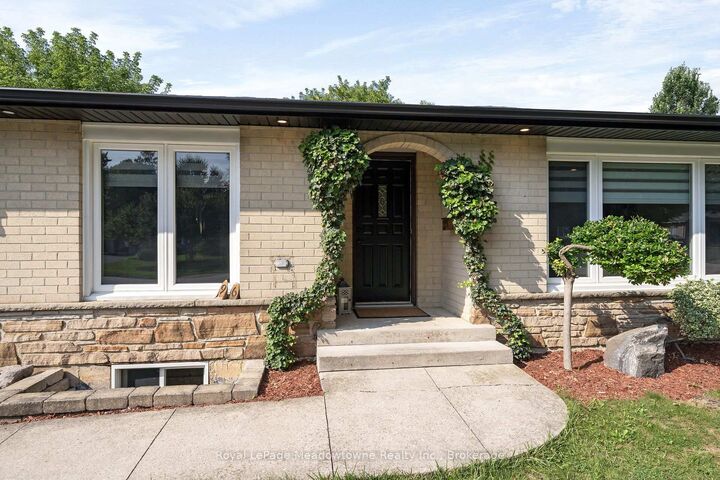 Property Photo: 96 Macdonald Crescent ON L9T 2Y8