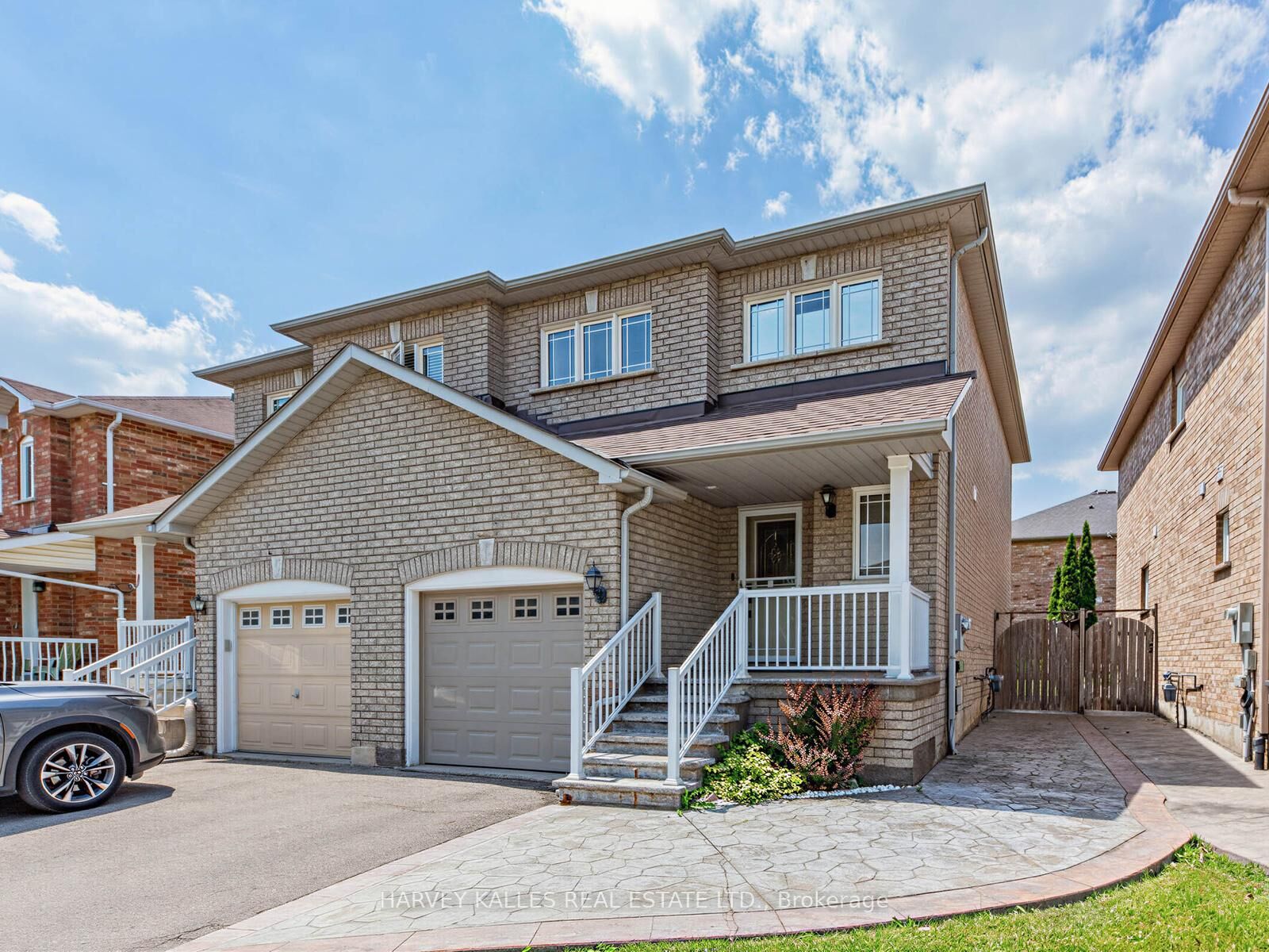 Property Photo: 40 Blackthorn Drive ON L6A 3N5