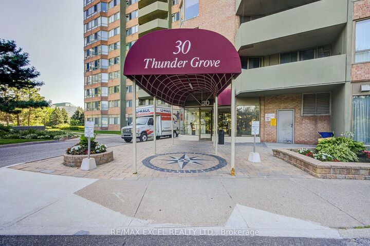 Property Photo: 30 Thunder Grove 906 ON M1V 4A3
