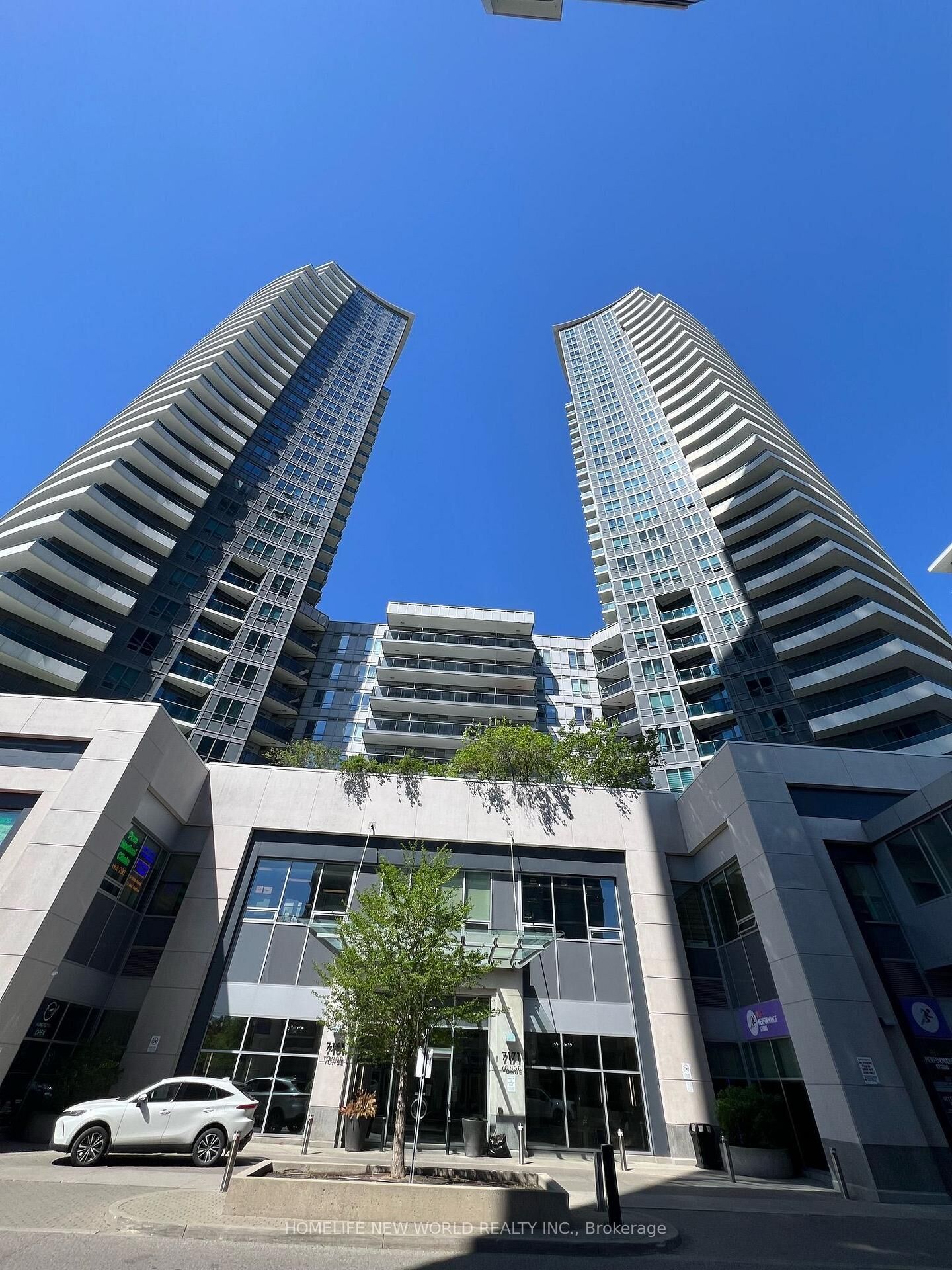 Property Photo:  7161 Yonge Street 2335  ON L3T 0C8 