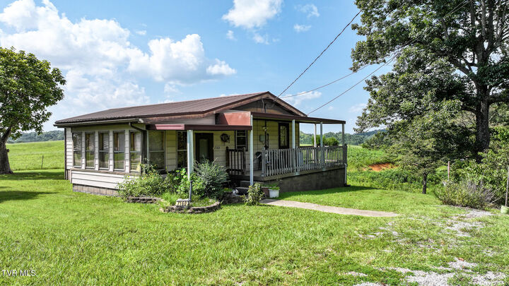 Property Photo: 7160 Warrensburg Road TN 37818