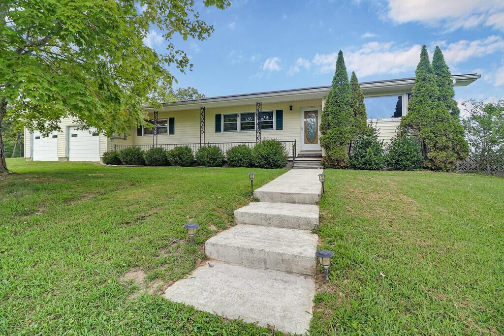 Property Photo:  4357 Round Mountain Rd  TN 38556-6020 