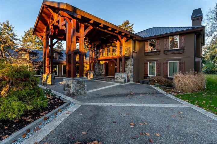 Property Photo: 511 Soriel Rd BC V9P 1A4