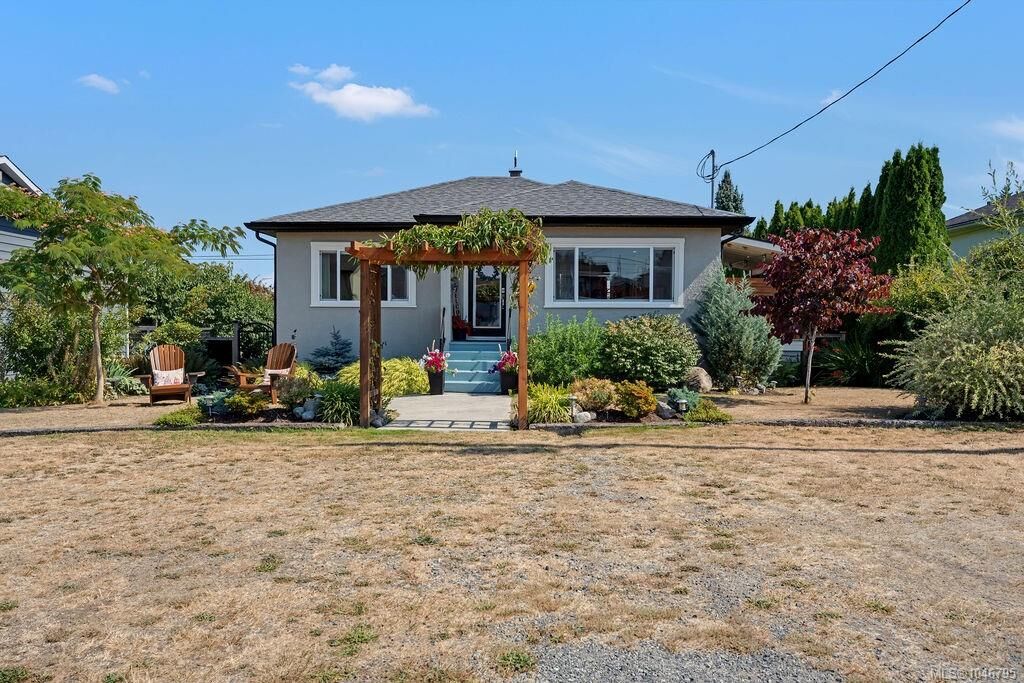 Property Photo: 417 White St BC V9G 1B7