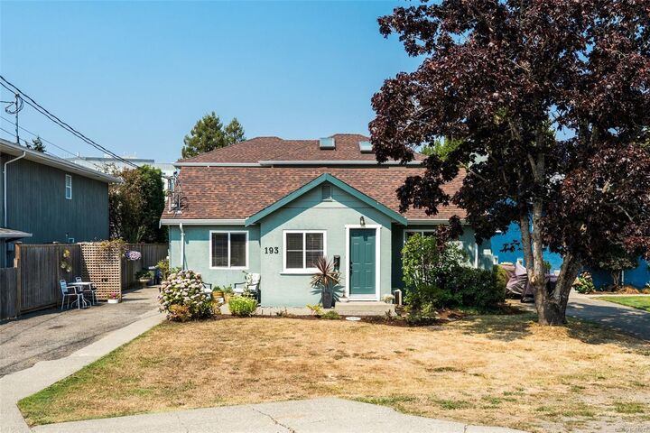 Property Photo: 193 Quincy St BC V8Z 5E9