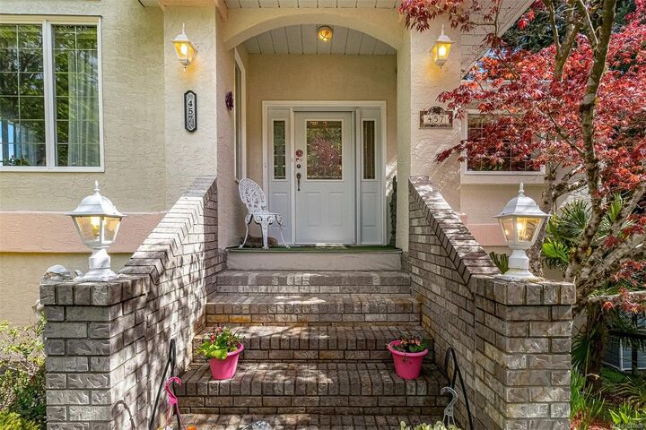 Property Photo: 457 Thetis Dr BC V9G 1V9