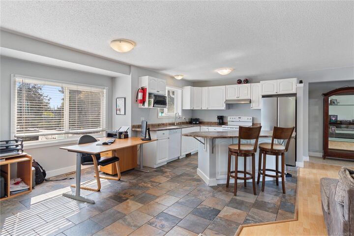 Property Photo: 3400 Departure Bay Rd BC V9T 1B8