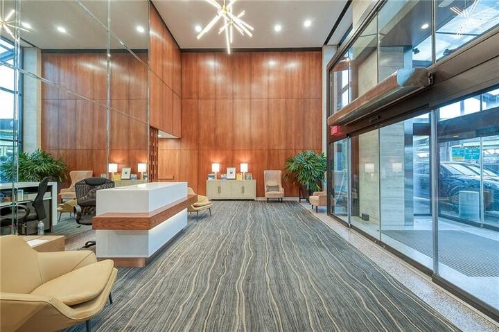 Property Photo:  320 Fort Duquesne Blvd 16B  PA 15222 