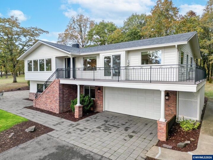 Property Photo:  481 NW Douglas St  OR 97338 