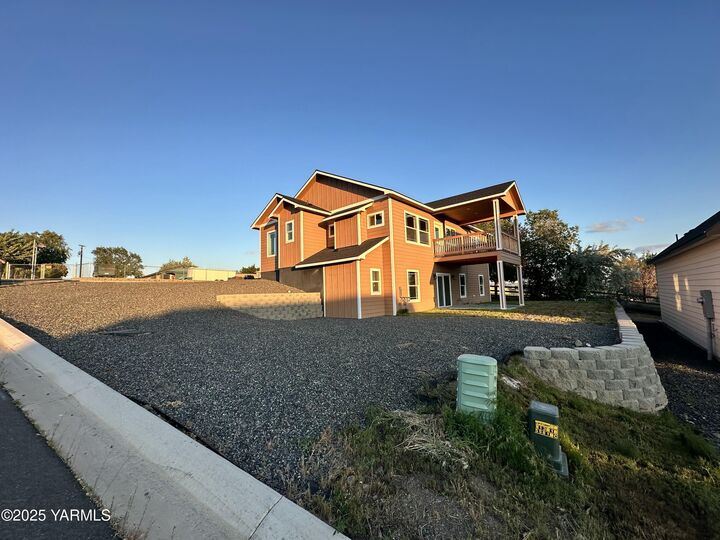 Property Photo: 3408 Oster Dr WA 98901