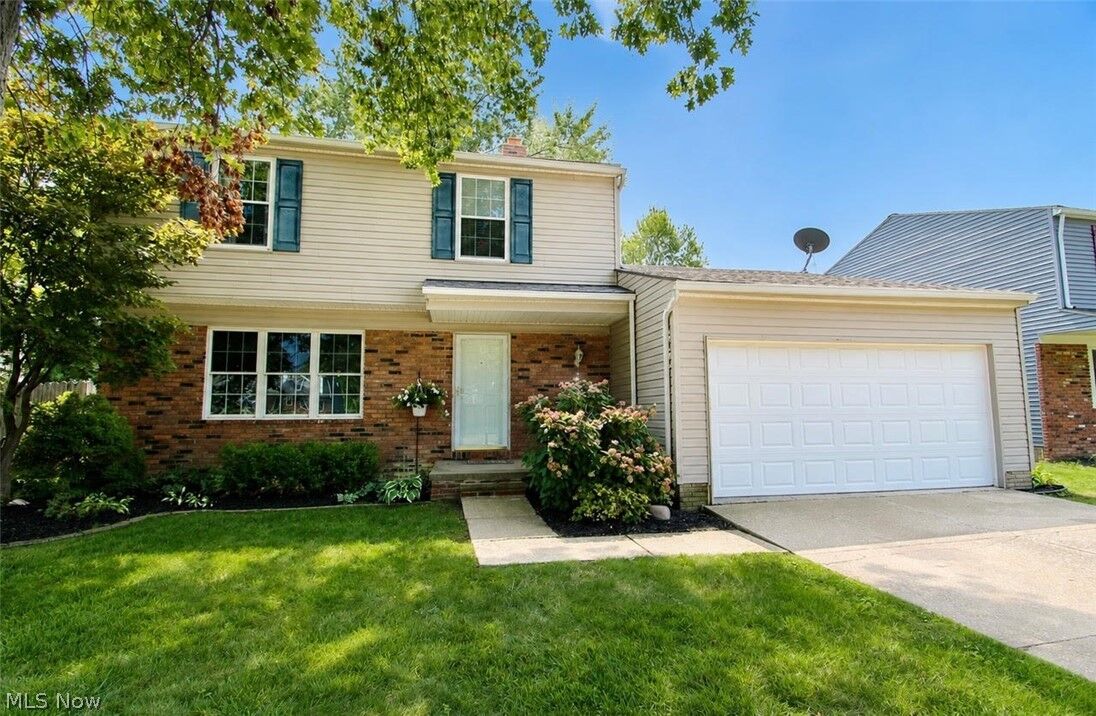 Property Photo: 7882 Richwood Drive OH 44060