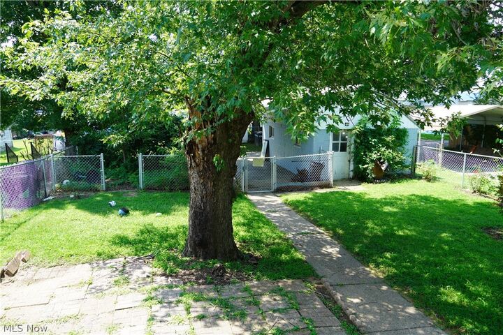Property Photo:  1406 40th Street  WV 26104 