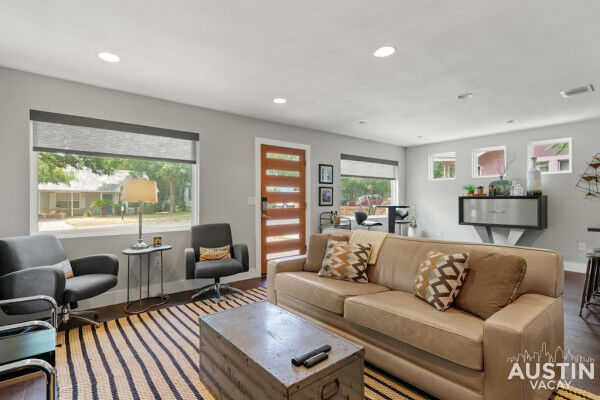 Property Photo:  3013 E 16th Street  TX 78702 
