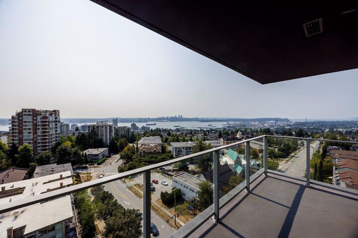 Property Photo: 1320 Chesterfield Avenue 1103 BC V7M 0A6