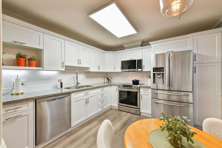 Property Photo: 15350 19A Avenue 214 BC V4A 9W1