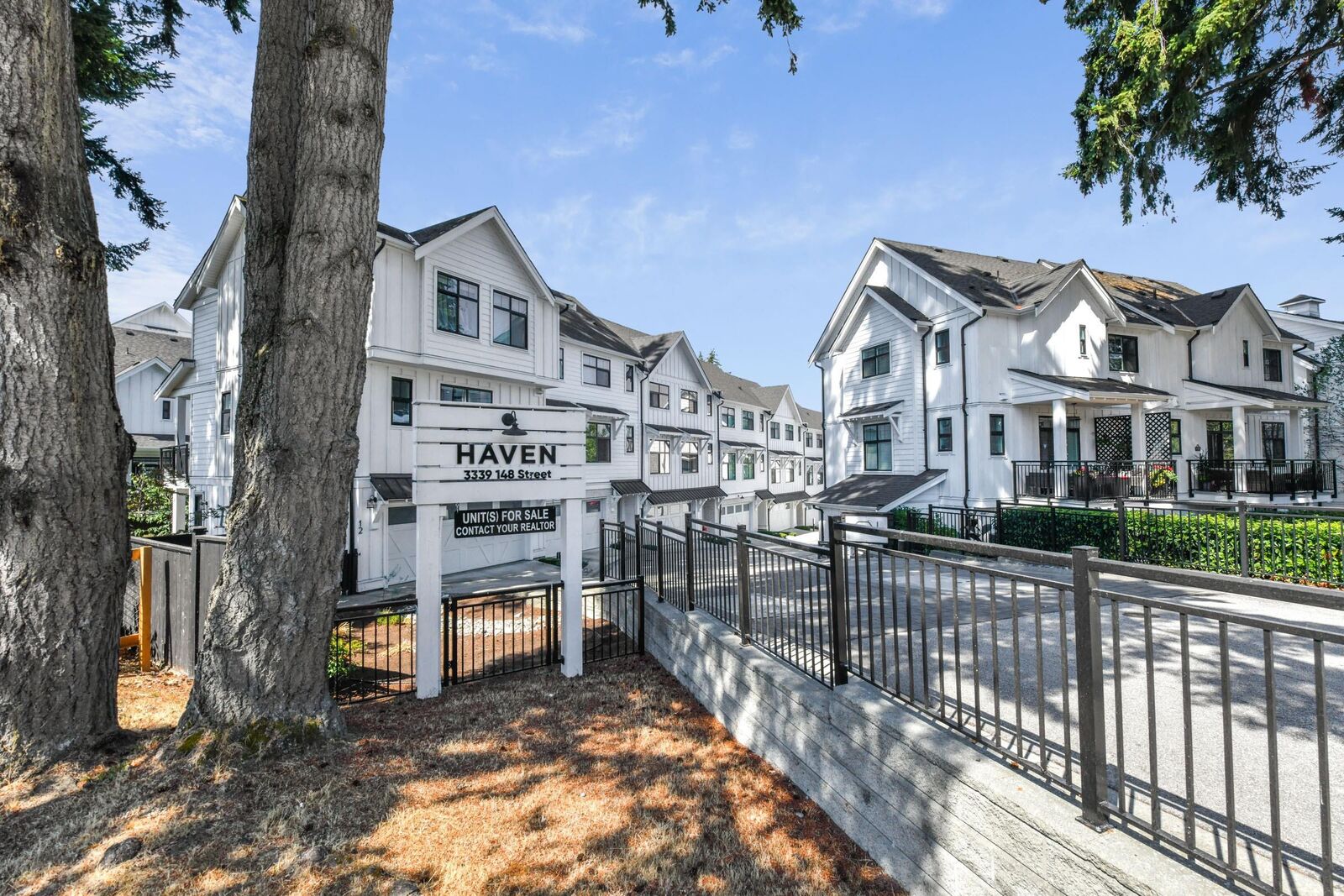 Property Photo: 3339 148 Street 8 BC V4P 0G6
