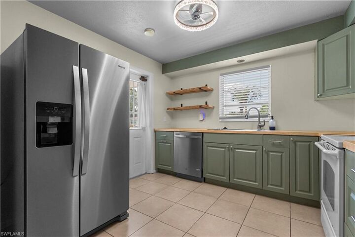Property Photo:  2231 Gorham Ave  FL 33907 