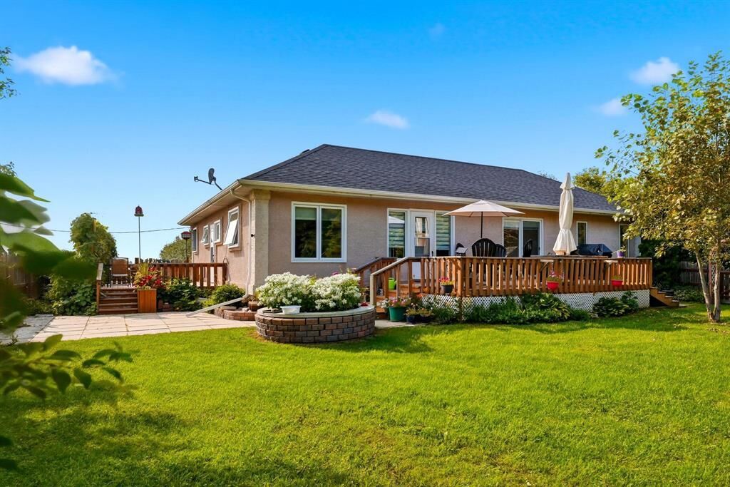 Property Photo: 71060 Edgewood Rd 32E Road MB R5M 0A9