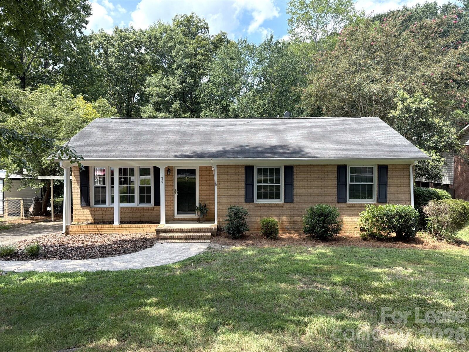 Property Photo:  1427 Churchill Drive  NC 28054 