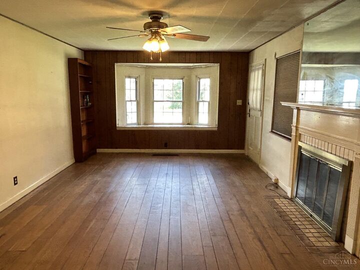 Property Photo: 1305 Coolidge Avenue OH 45230