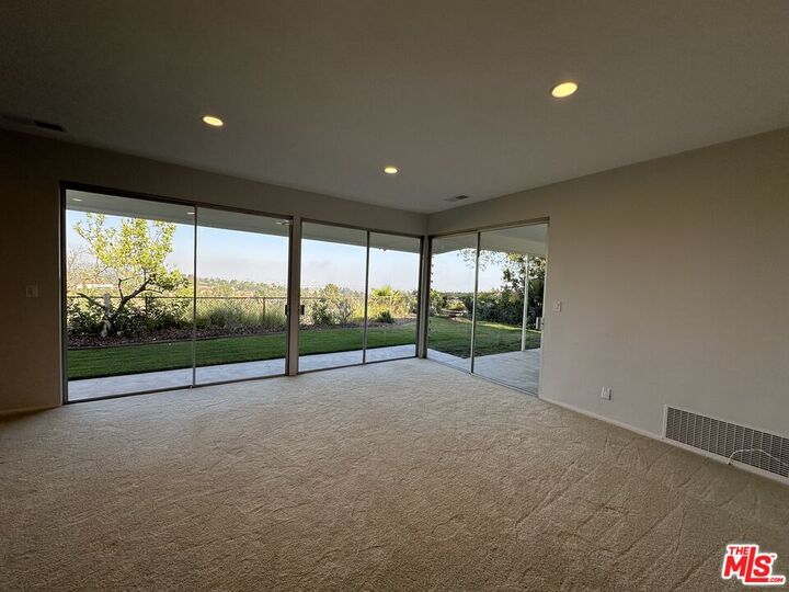 Property Photo: 1212 Roberto Ln CA 90077