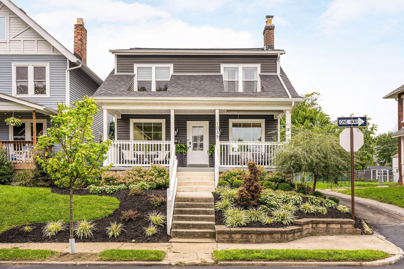 Property Photo:  1035 S Champion Avenue  OH 43206 