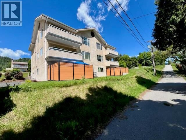 Property Photo: 573 10th Avenue 4 BC V1N 1K6