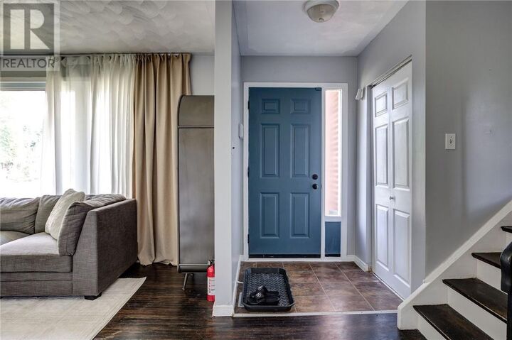 Property Photo:  673 Camelot Drive  ON P3B 3M9 