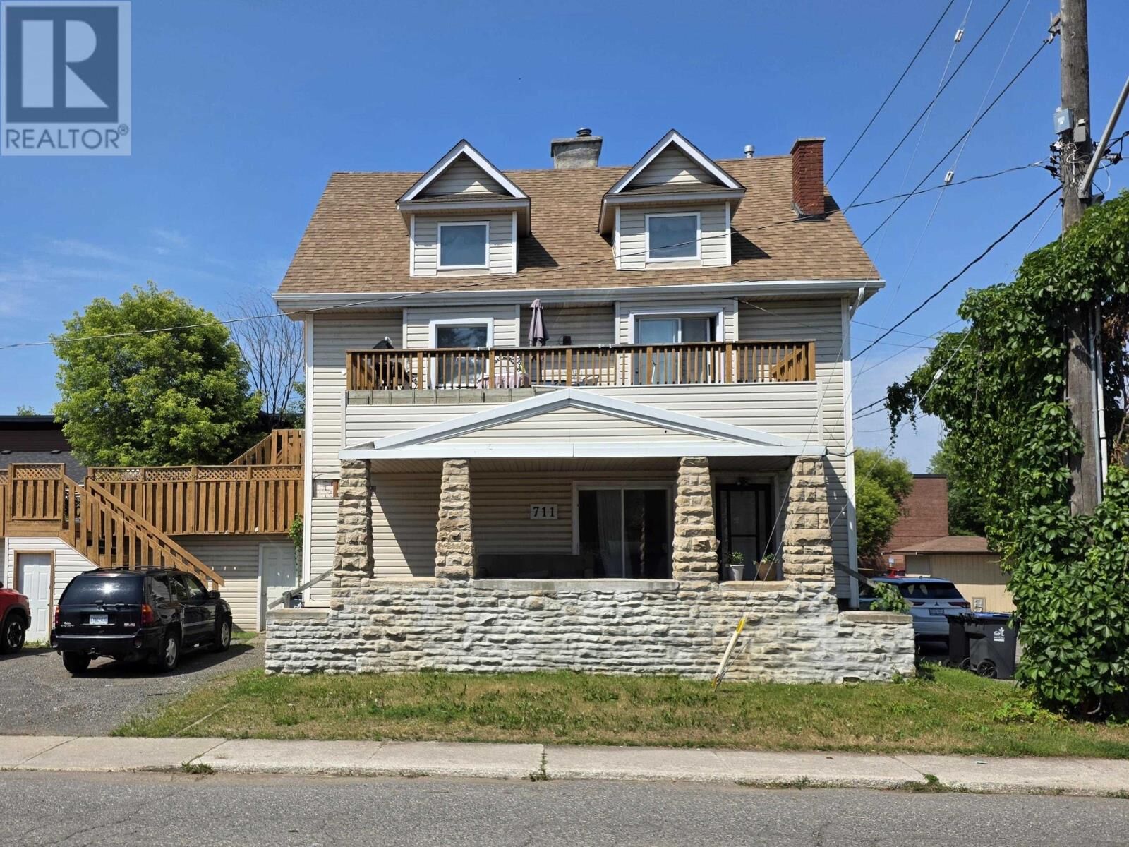 Property Photo:  711 Ridgeway Street E  ON P7E 5H3 