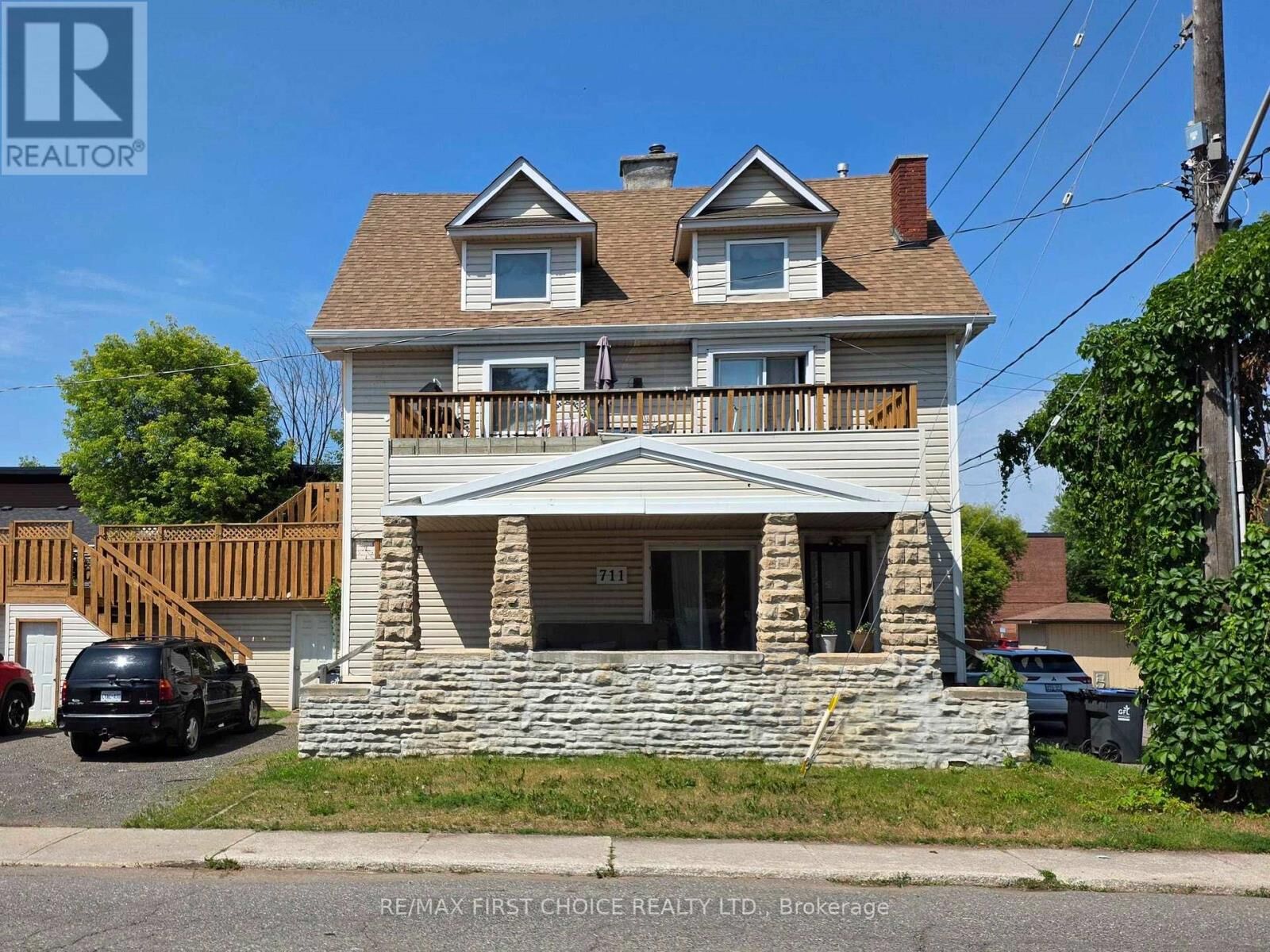 Property Photo:  711 Ridgeway Street East  ON P7E 5H3 