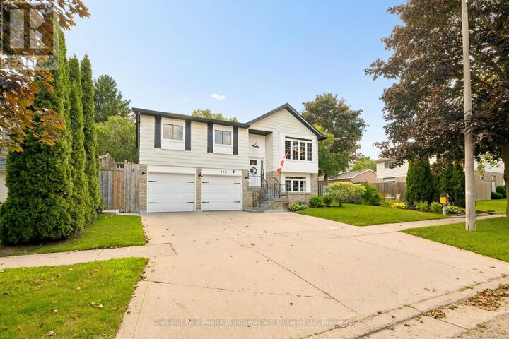Property Photo:  158 Autumn Hill Crescent  ON N2N 1K8 