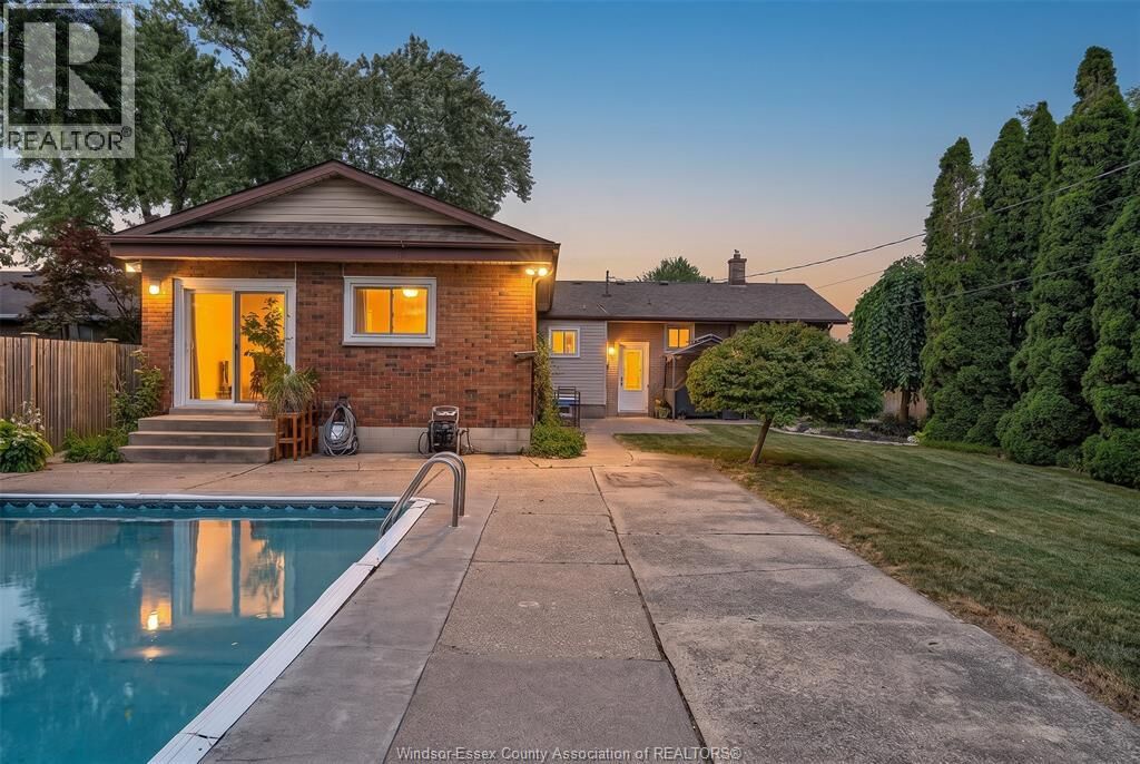 Property Photo: 3417 Woodlawn Avenue ON N8W 2J4
