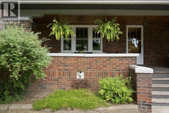 Property Photo:  1742 Oneida Court  ON N8Y 1S8 