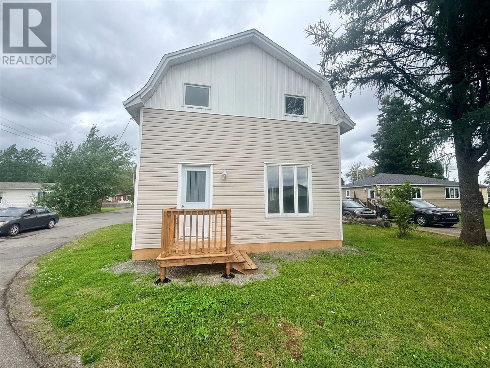 Property Photo:  2 Eighteenth Avenue  NL A2B 1A2 