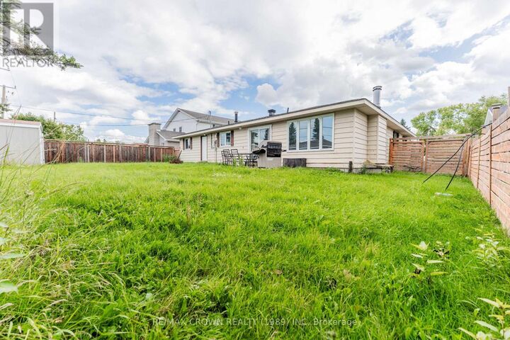 Property Photo:  3 Clark Street  ON P5N 1L3 