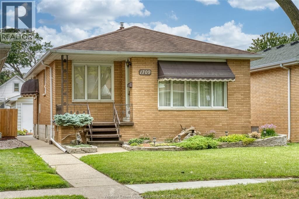 Property Photo:  1709 Gladstone Avenue  ON N8W 2N4 