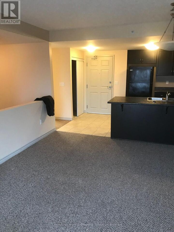 Property Photo:  67 Kingsbury Square 413  ON N1L 0L3 