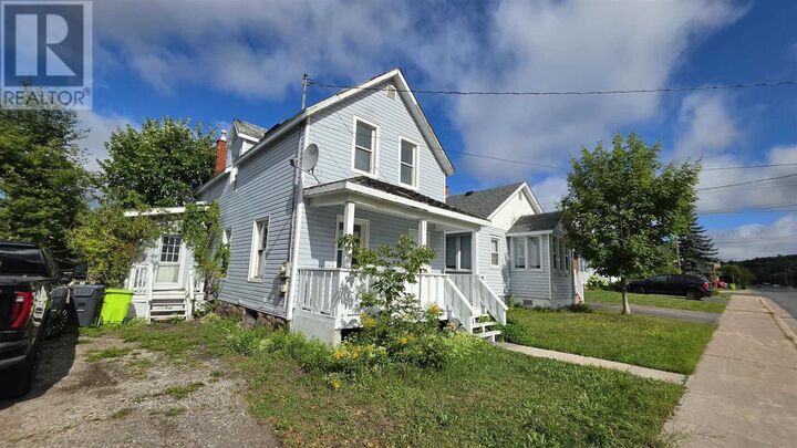 Property Photo:  539 John St  ON P6B 1V9 