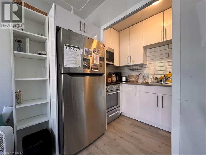 Property Photo:  521 Park Street 4  ON N2G 1N8 